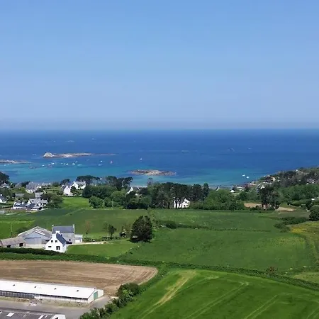 Dom wakacyjny Maison Bretonne Renovee Proche Bourg Et Plages Plouguerneau